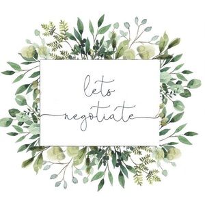 Open to offers & bundles ✨